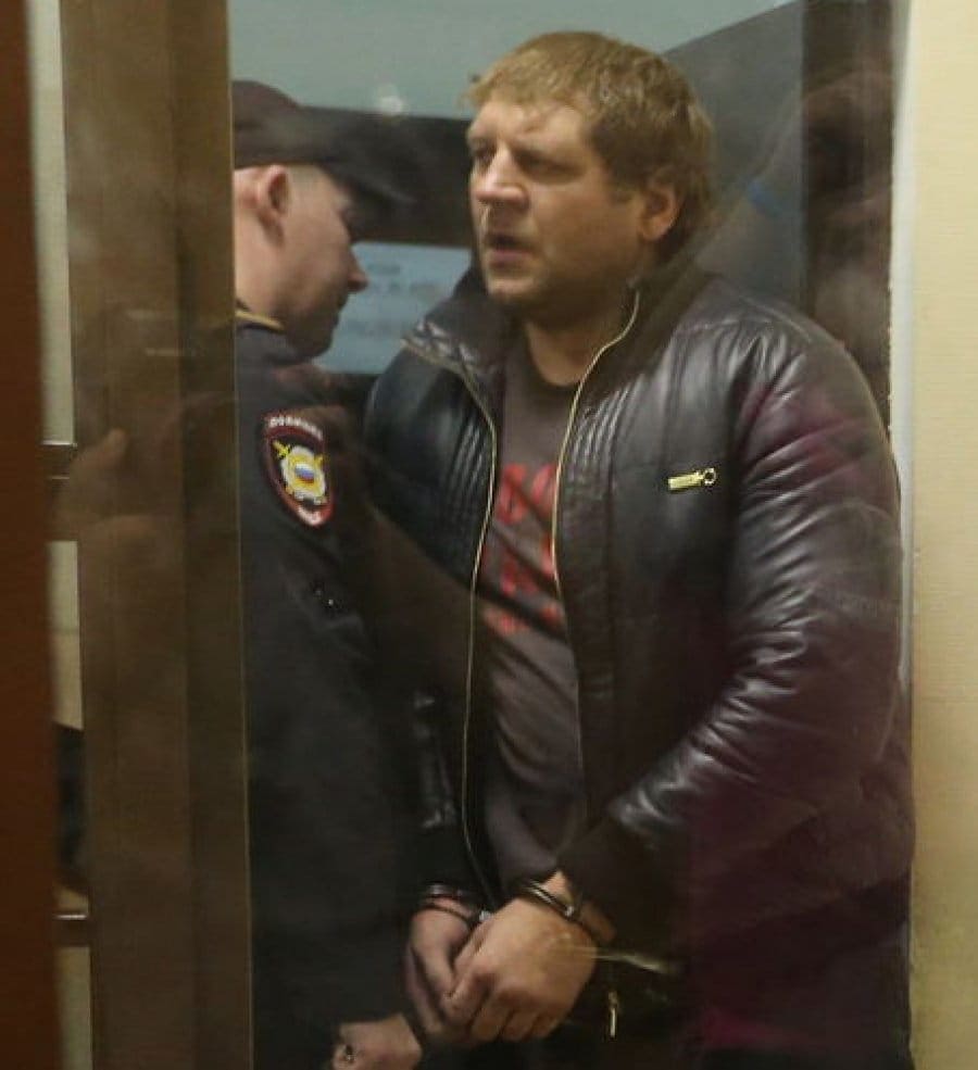 Суд продлил арест Александру Емельяненко