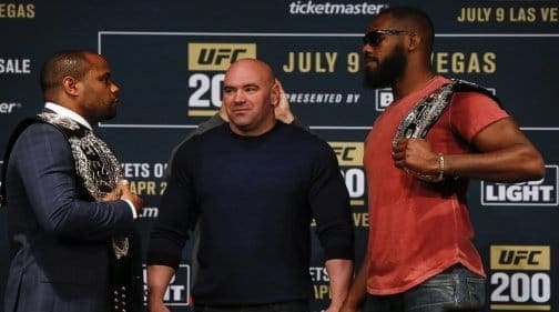 UFC 200: лицом к лицу