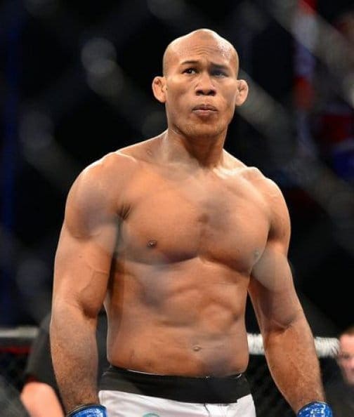 Поединок Роналдо Соузы и Йоэля Ромеро перенесен из-за болезни бразильца