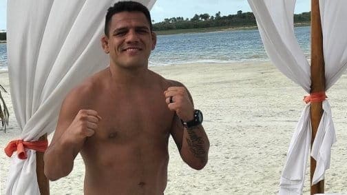 Рафаэль Дос Аньос: «Моя главная цель - чемпионский пояс UFC в полусреднем весе»