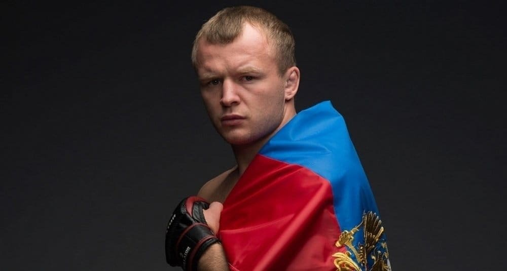 Александр Шлеменко вернется в клетку Bellator в октябре