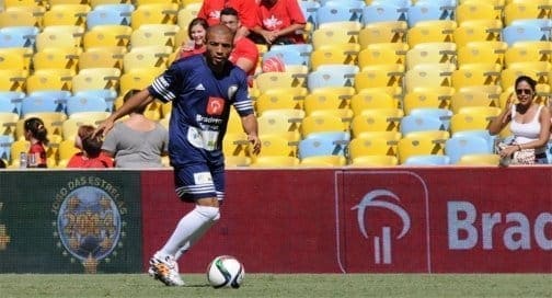 Макс Халловэй объяснил, зачем подарил Жозе Альдо футбольный мяч