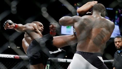 Овинс Сент-Пру сломал руку в поединке с Джоном Джонсом