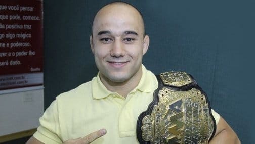 Марлон Мораес ведет переговоры с UFC, может встретиться с Джимми Риверой на UFC 210 в Буффало