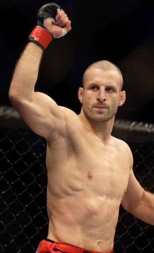 Тарек Саффедин травмирован и выбывает из поединка с Мэттом Брауном