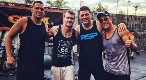 Жан-Клод Ван Дамм тренируется с братьями Диас