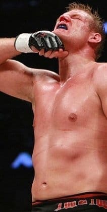 Джош Барнетт о подписании в UFC: «Теперь ни один тяжеловес не может чувствовать себя в безопасности» Джош Барнетт о подписании в UFC: «Теперь ни один тяжеловес не может чувствовать себя в безопасности»