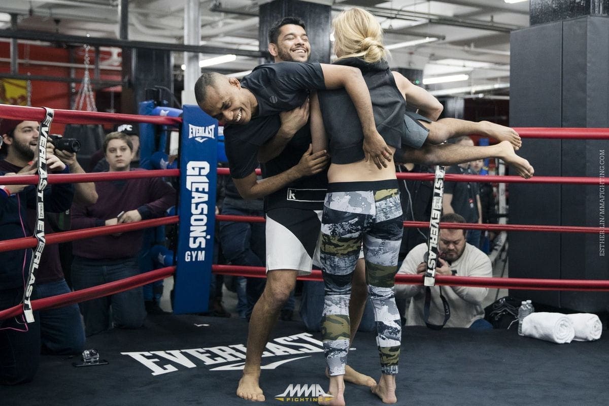 Fighttime. Holly Holm feet. Ханья Хольм.