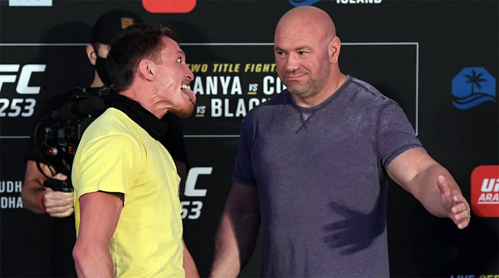 The fighter did not shake hands with Dana White, dancing a ritual dance and showing his tongue