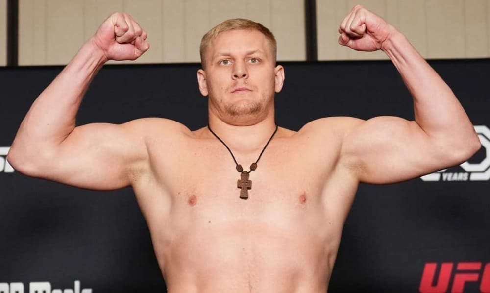 Тяжеловес UFC Сергей Павлович назвал результат в жиме лежа