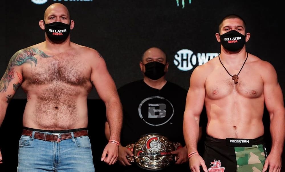 Результаты взвешивания к турниру Bellator 261: Джонсон перевесил Молдавского