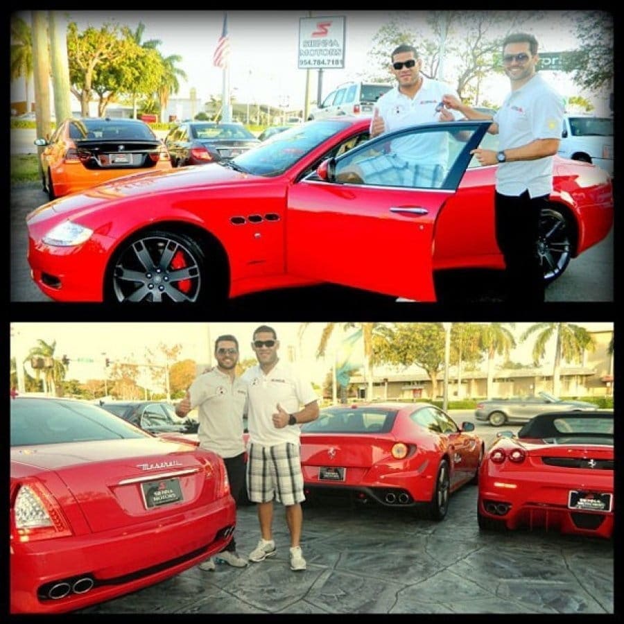 Антонио Сильва получил в подарок от спонсора новенький Maserati Gran Turismo(Antonio Silva receives brand new Maserati)