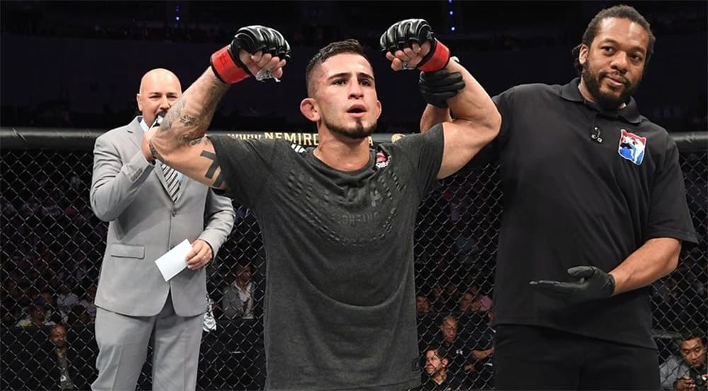 Серджио Петтис подписал контракт с Bellator