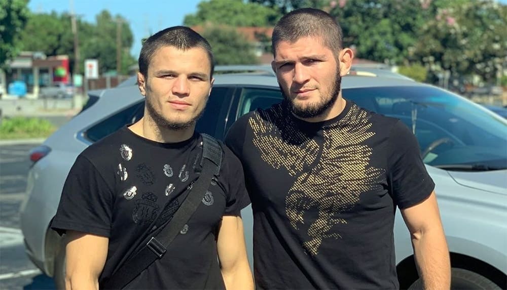 Хабиб Нурмагомедов сообщил о подписании брата в UFC