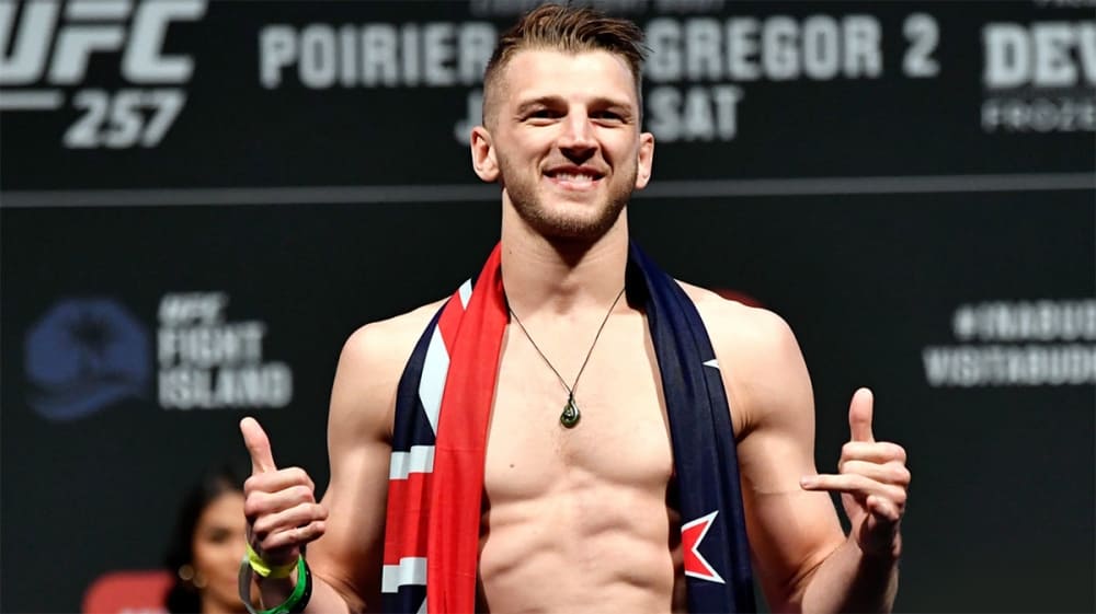 Дэн Хукер хочет драться с Рафаэлем Дос Аньосом