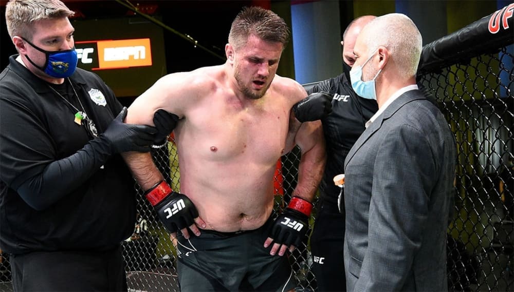 Тяжеловес UFC Александр Романов ответил на обвинения в симуляции