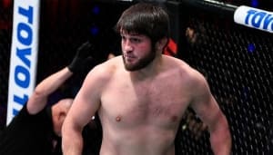 Дебютный бой Алиасхаба Хизриева в UFC снова отменен