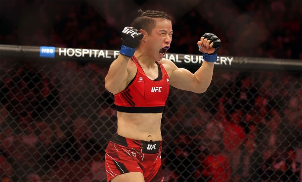 Вейли Чжан забрала у Карлы Эспарзы титул UFC