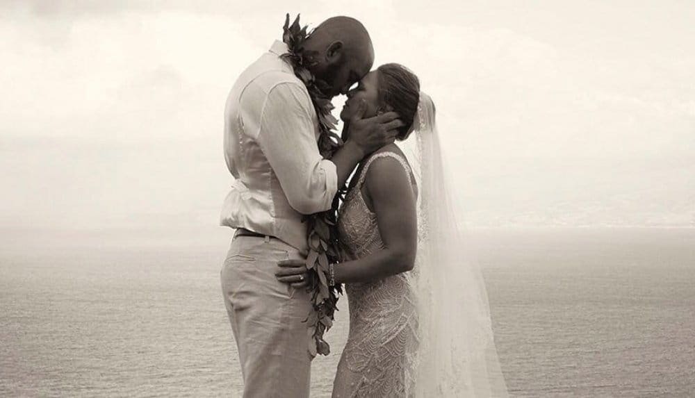 Ронда Роузи и Трэвис Браун поженились на Гавайах