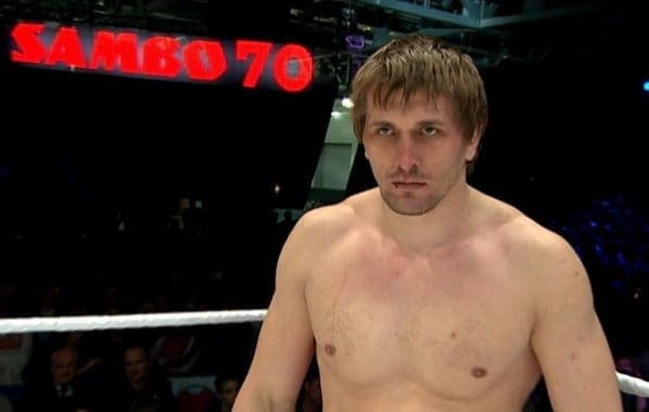 Пополнение в тяжелом дивизионе Bellator: подписаны Виталий Минаков и Райан Мартинес