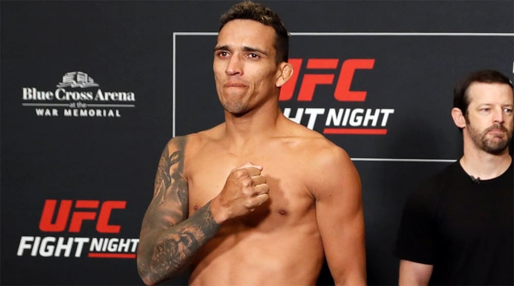 Charles Oliveira demands to be included him in the UFC title contenders