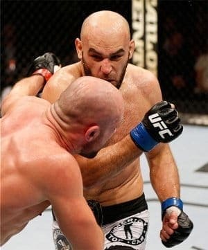Гасан Умалатов отказался от участия в турнире UFC Fight Night 64 из-за проблем со зрением
