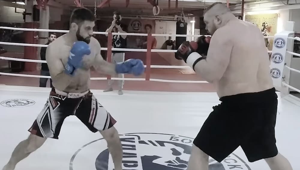 Рыжий Тарзан против мастера спорта по боксу (видео)