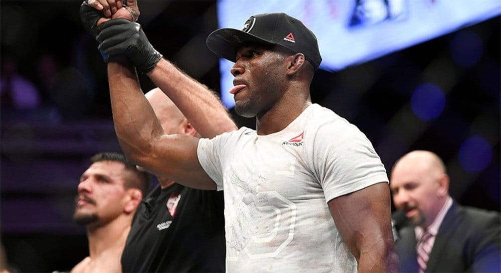 Камару Усман готов драться с Тайроном Вудли вместо Колби Ковингтона