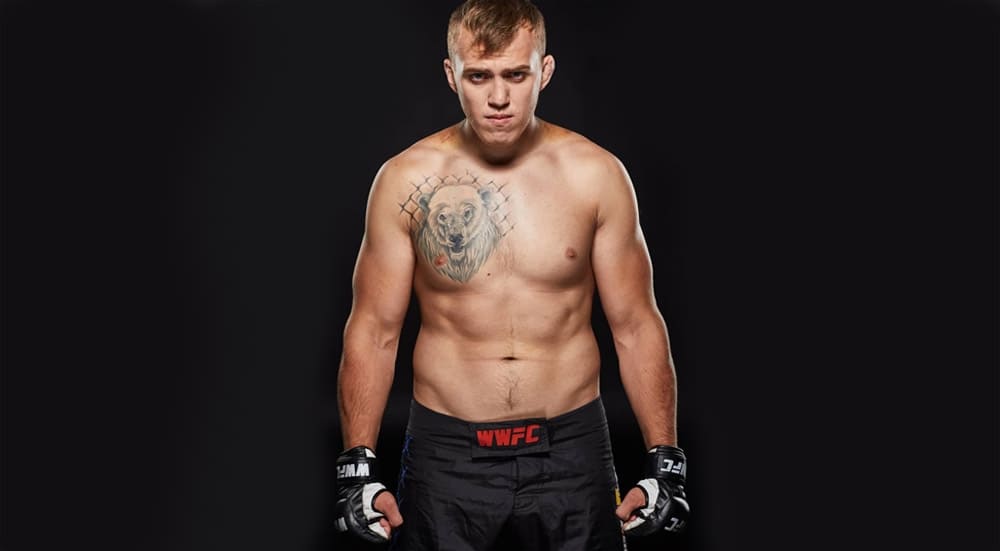 Непобежденный украинский тяжеловес дебютирует в UFC