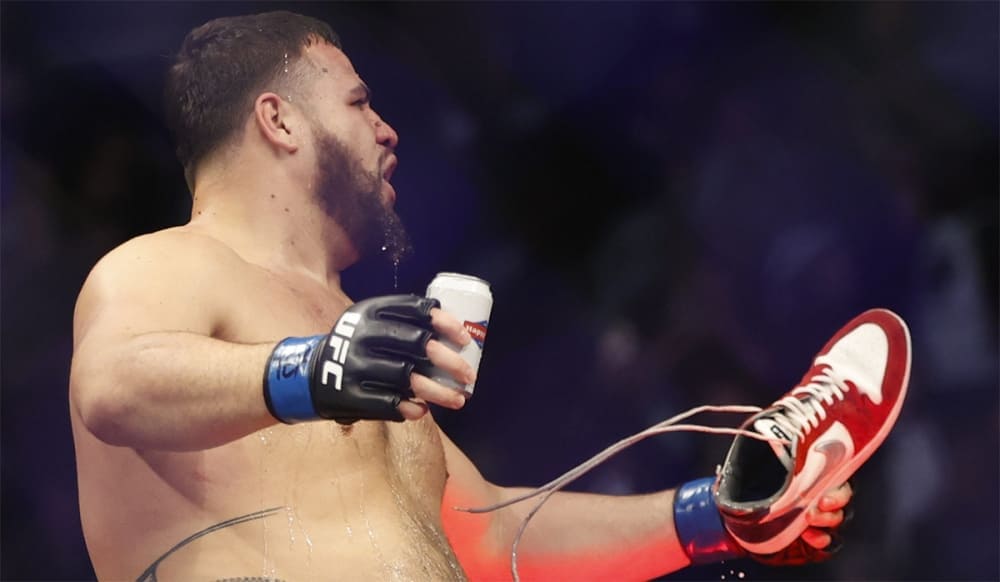 Президент UFC оценил титульные перспективы Тая Туивасы