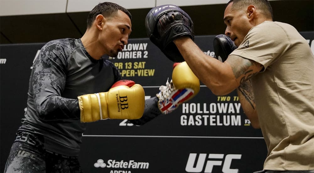 UFC 236: открытая тренировка