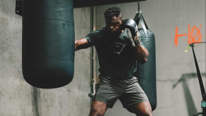 «Нганну должен драться с Дюбуа»: финалист гран-при PFL Романов