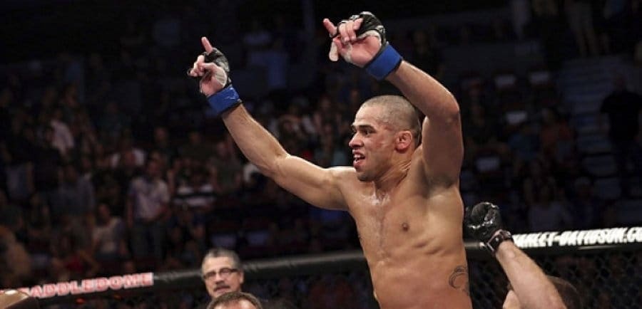 Хенан Барао