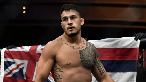 Брэд Таварес остаётся в UFC: ветеран идёт за рекордом