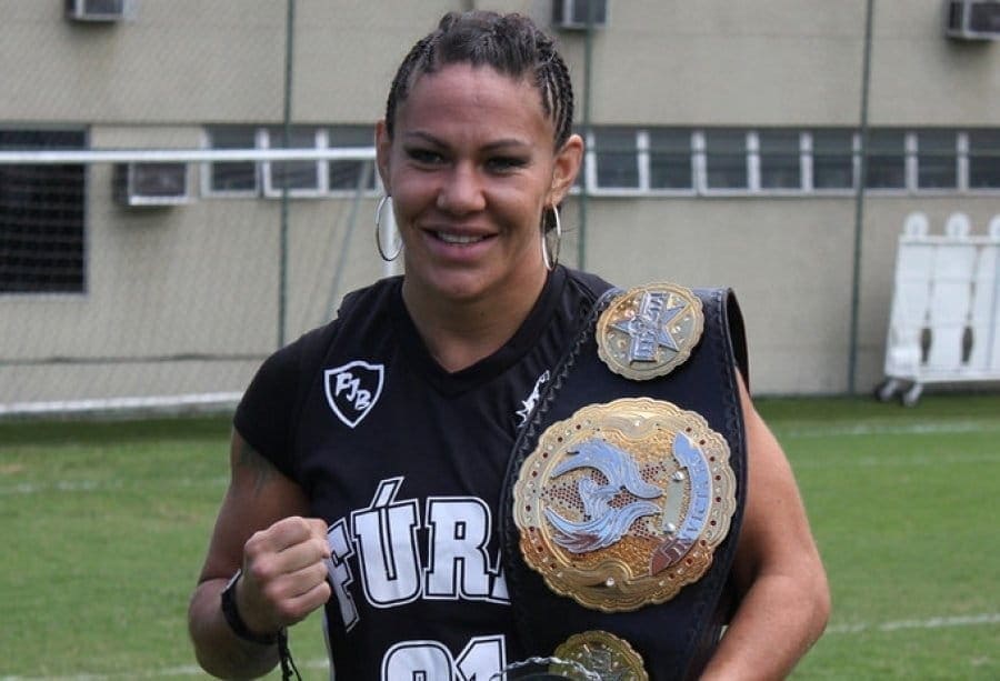UFC ведет переговоры с Крис Киборг