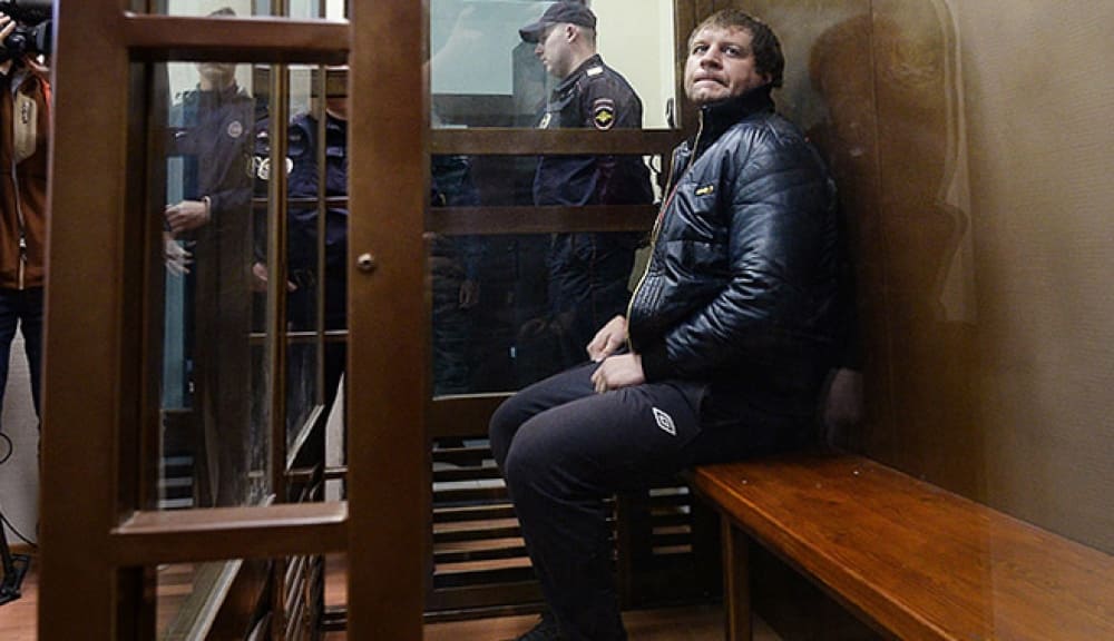 Александр Емельяненко задержан за двойное ДТП в пьяном виде