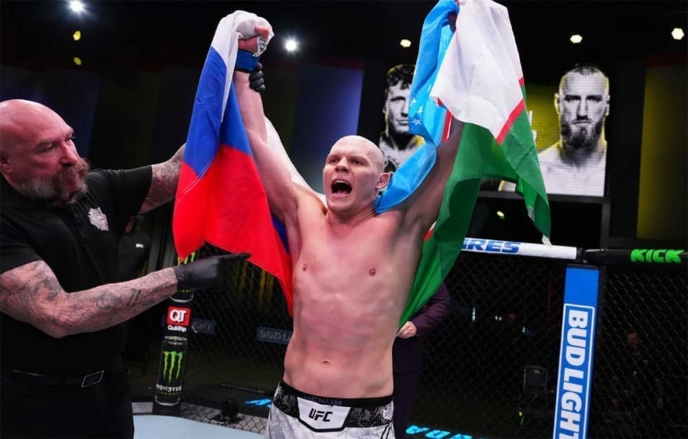 Богдан Гуськов получил бонус за первую победу в UFC
