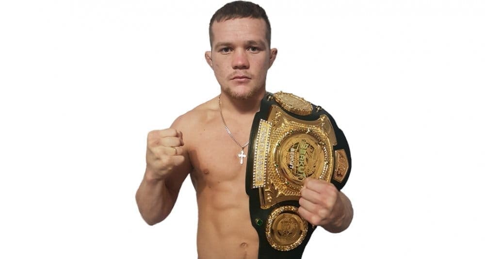 Петр Ян оставляет титул ACB ради контракта с UFC