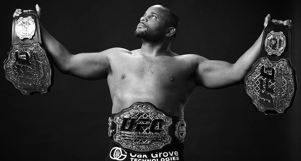 Даниэль Кормье: «Я хотел выбросить чемпионские пояса UFC, но жена не позволила это сделать»