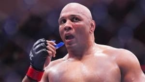 Тяжеловес UFC де Лима дисквалифицирован на год за употребление допинга