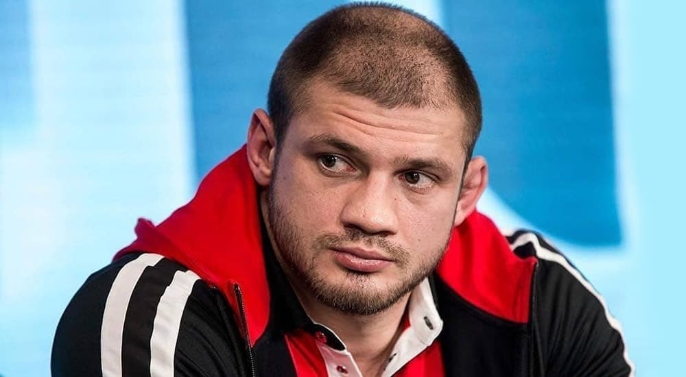 Иван Штырков выпустил коллекцию футболок с комментариями хейтеров