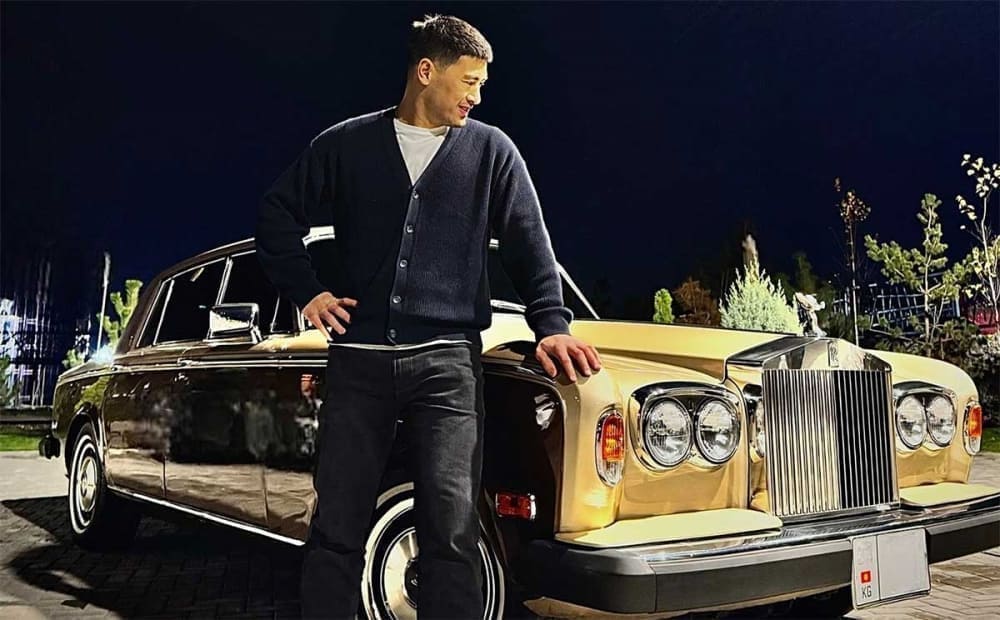 Дмитрий Бивол получил ценный подарок от президента Кыргызстана