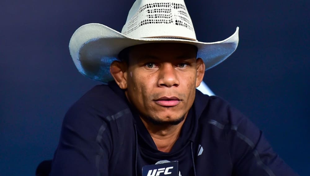Боец UFC разыскивается полицией за нападение на жену и похищение сына