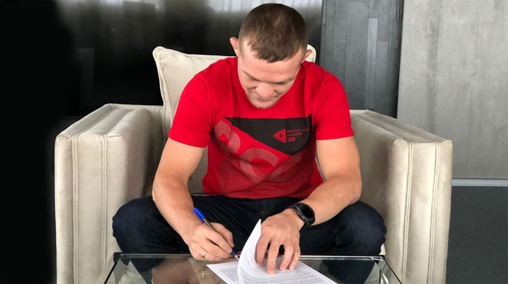 Петр Ян переподписал контракт с UFC