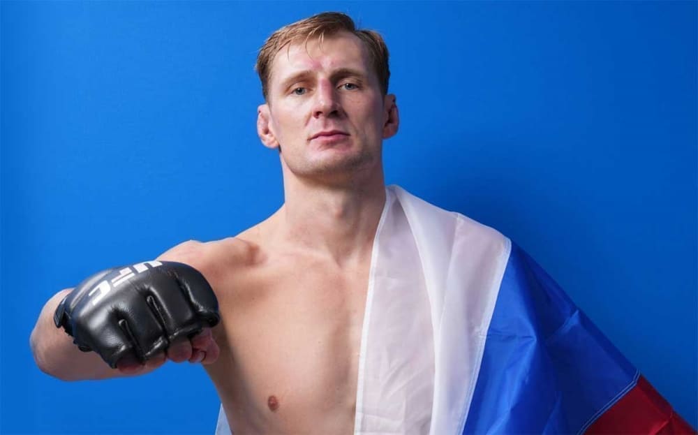 Александр Волков обошел Сергея Павловича в рейтинге UFC