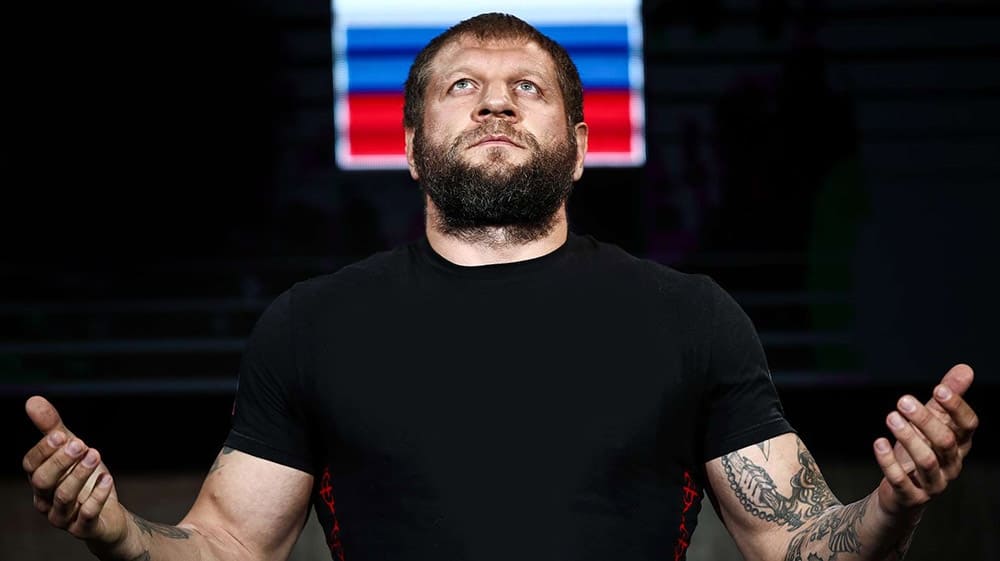 Александр Емельяненко разбился во время катания на велосипеде