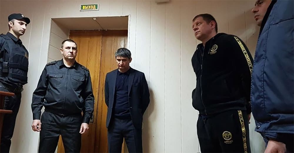 Александр Емельяненко получил десять суток административного ареста