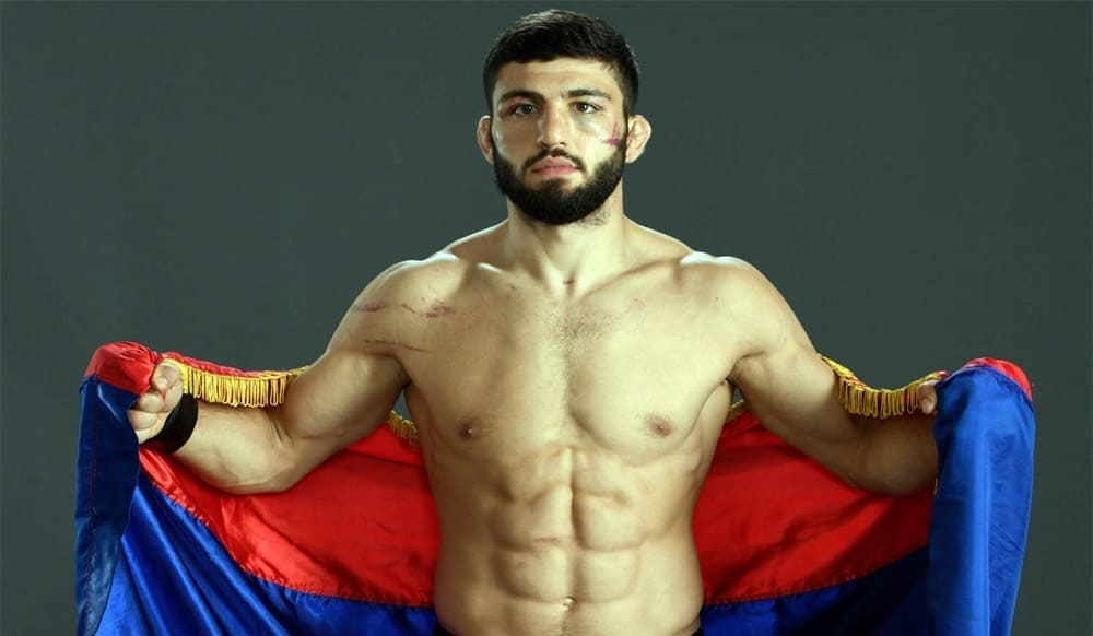 Российский боец UFC одержал победу и призвал остановить армяно-азербайджанский конфликт