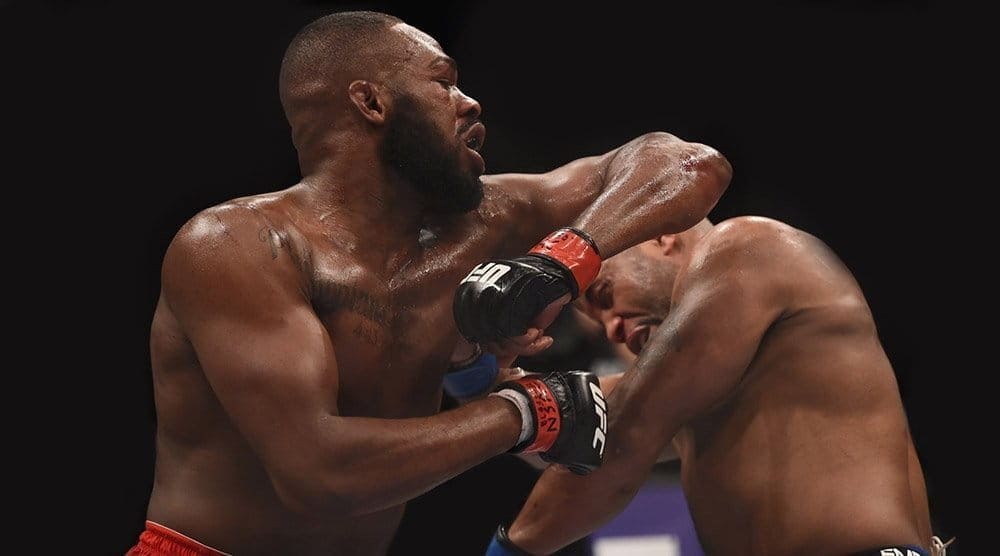 Майк Винклджон: «Джон Джонс нашел новые способы наносить удары локтями»