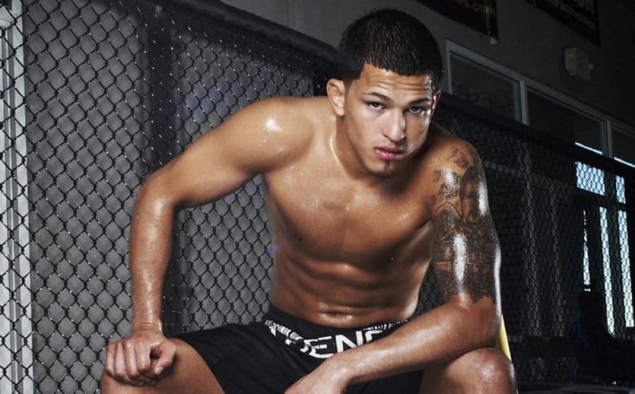 Энтони Петтис